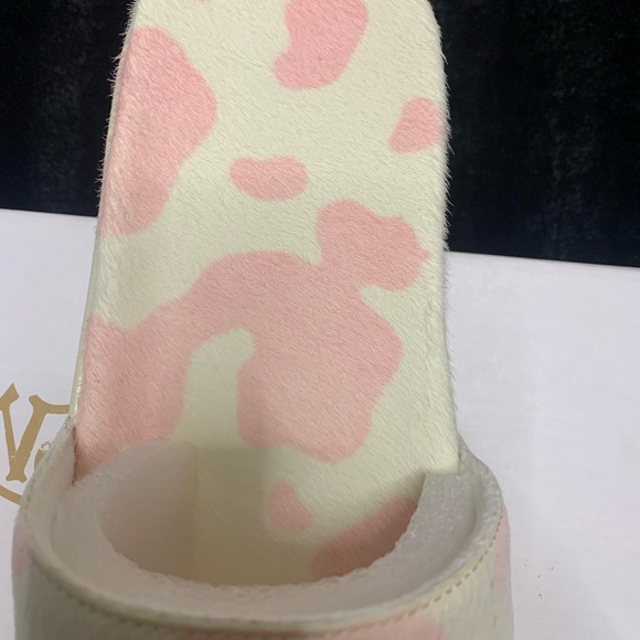 Von Dutch Pink Cow hair Print Slides M11 & W12.5 - Picture 3 of 5